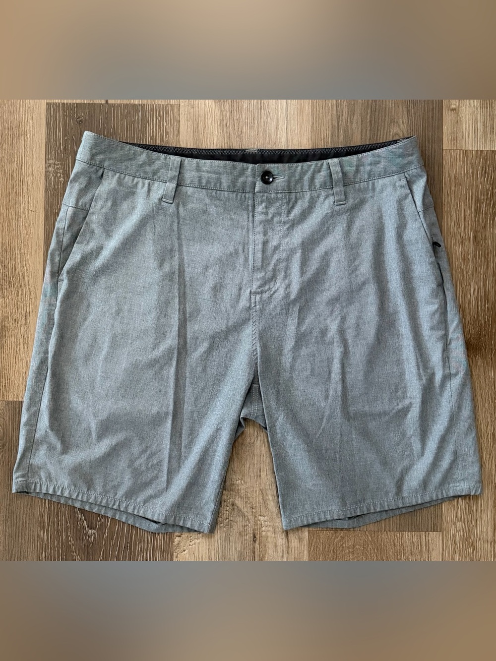 Vuori Aim Shorts Stretch Performance Mens Sz 34 Grey V368